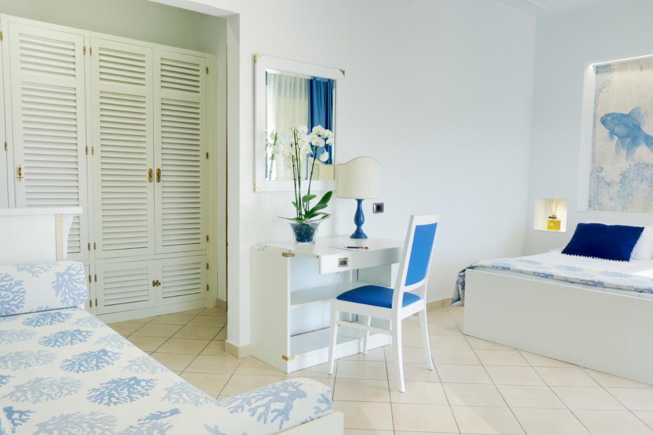 Hotel Caesar Residence & Spa リド・ディ・カマイオーレ エクステリア 写真