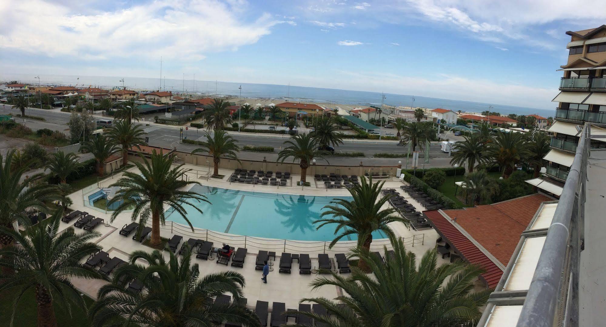 Hotel Caesar Residence & Spa リド・ディ・カマイオーレ エクステリア 写真